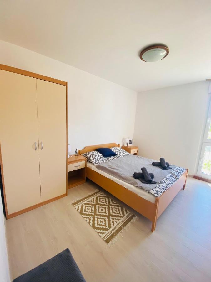 Exceptional Apartment With 2 Bedrooms Near The Sea Pula Exterior photo